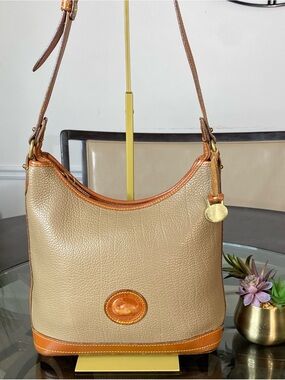 VTG Dooney & Bourke All Weather Leather Taupe Hobo Shoulder Bag British Tan